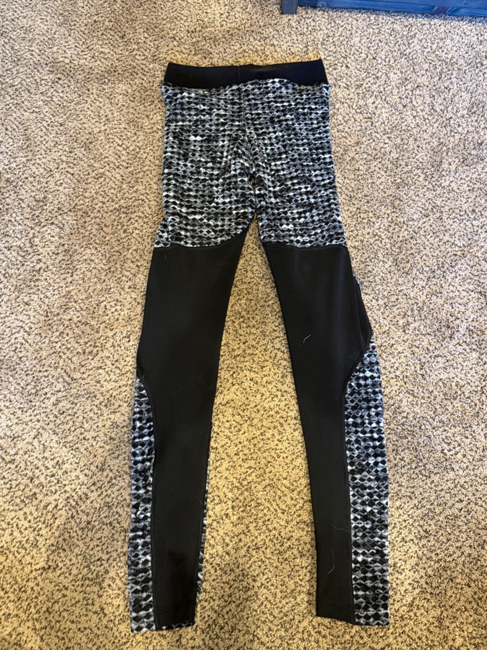 Nike Black and White Hyperwarm Athletic Leggings - Picture 3 of 5